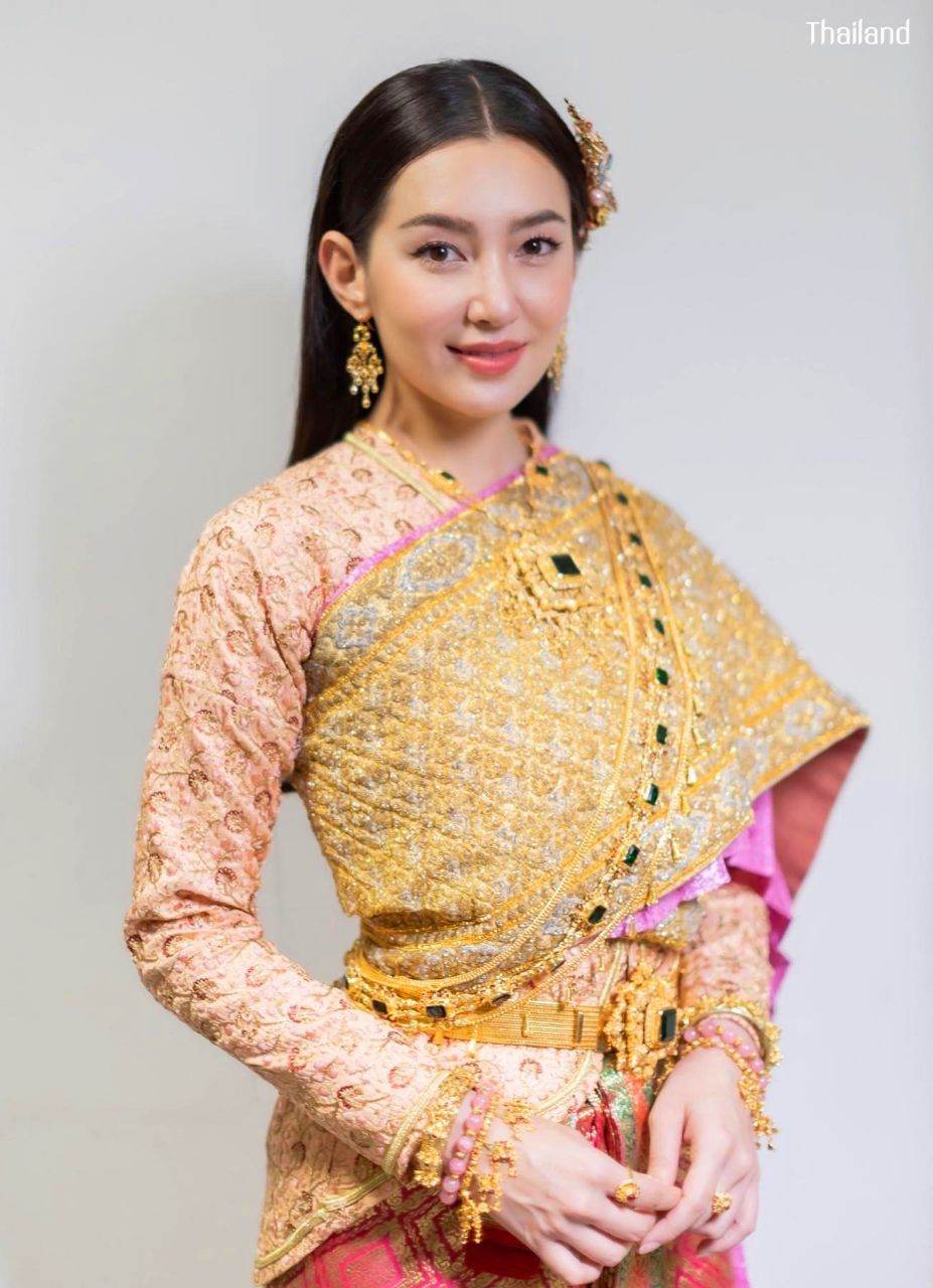 BELLA RANEE & GORGEOUS THAINESS COSTUME | THAILAND 🇹🇭