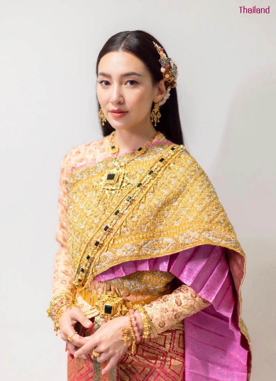 BELLA RANEE & GORGEOUS THAINESS COSTUME | THAILAND 🇹🇭