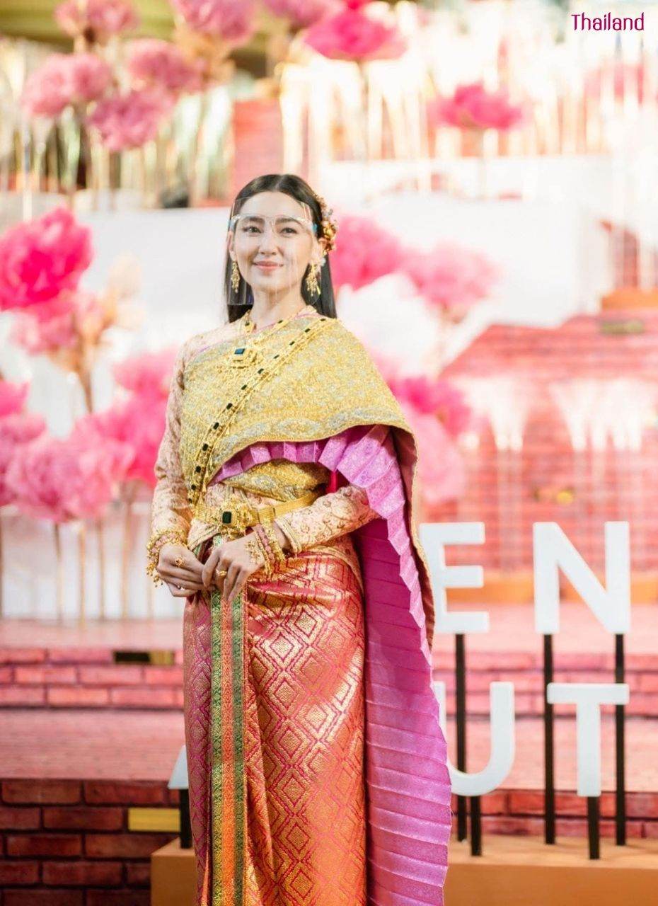 BELLA RANEE & GORGEOUS THAINESS COSTUME | THAILAND 🇹🇭