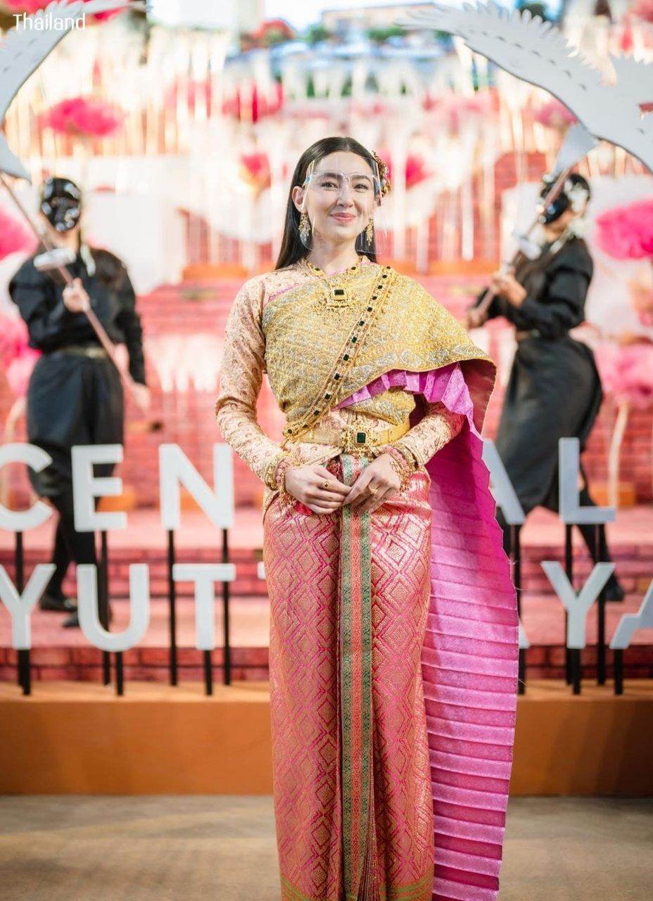 BELLA RANEE & GORGEOUS THAINESS COSTUME | THAILAND 🇹🇭
