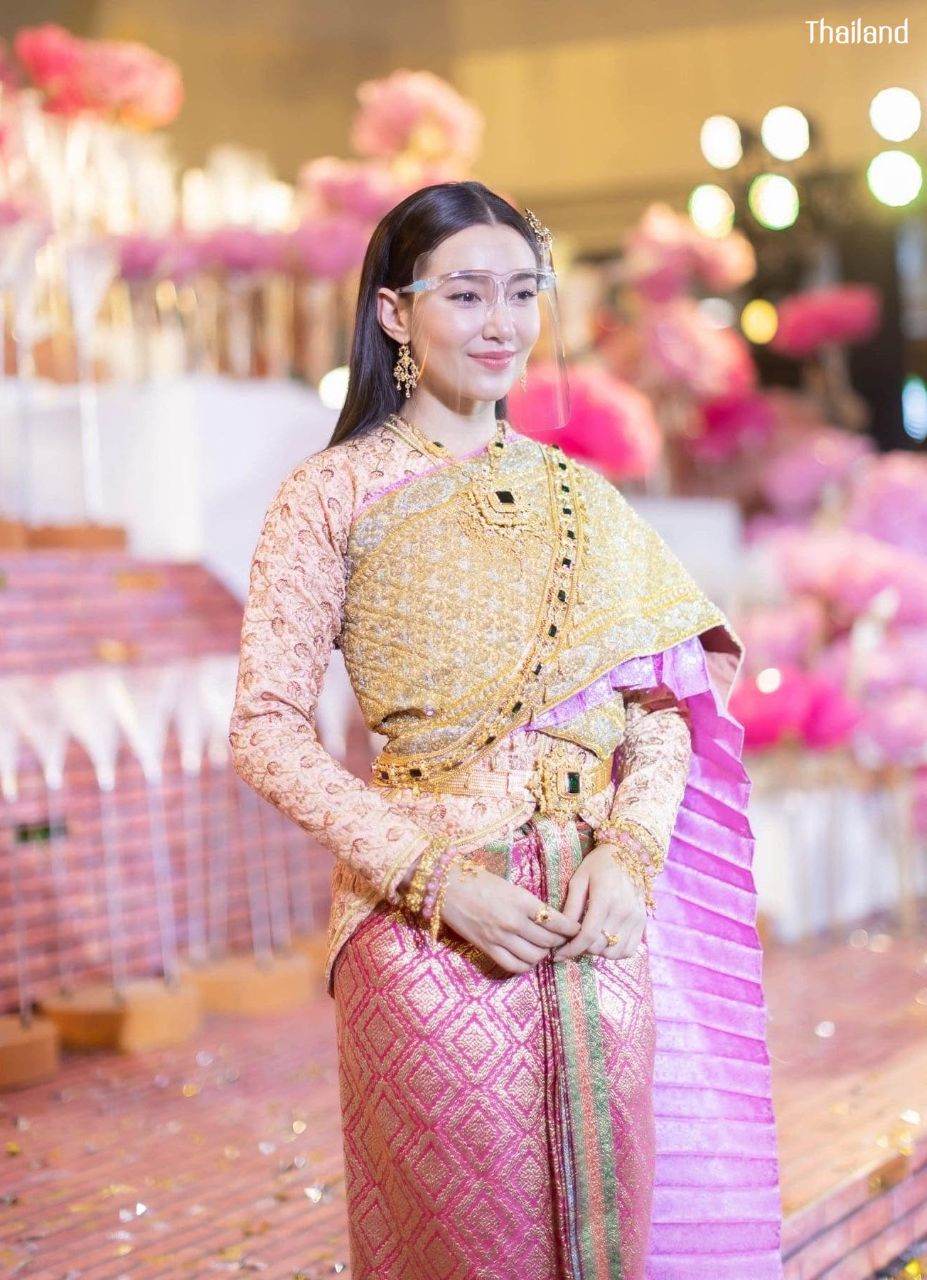 BELLA RANEE & GORGEOUS THAINESS COSTUME | THAILAND 🇹🇭
