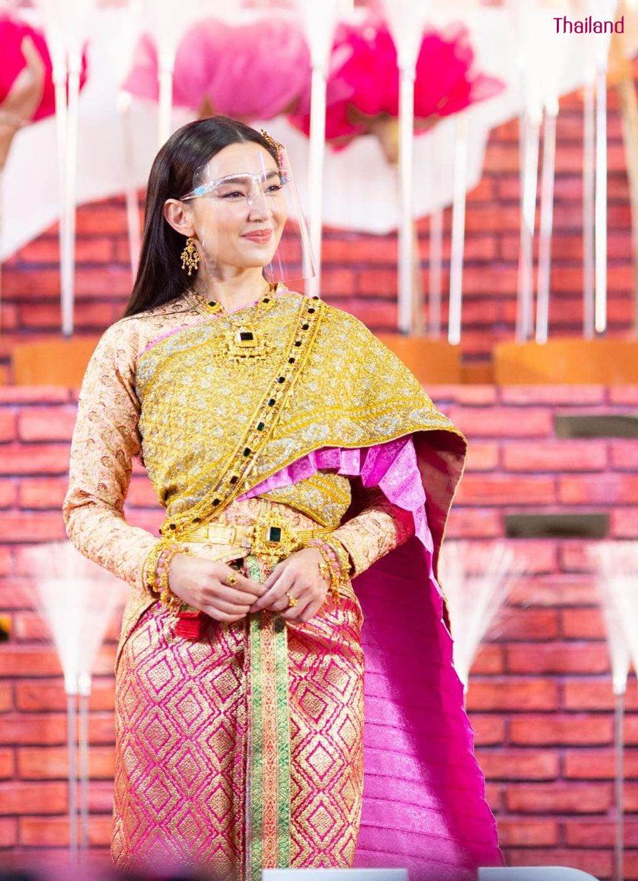 BELLA RANEE & GORGEOUS THAINESS COSTUME | THAILAND 🇹🇭