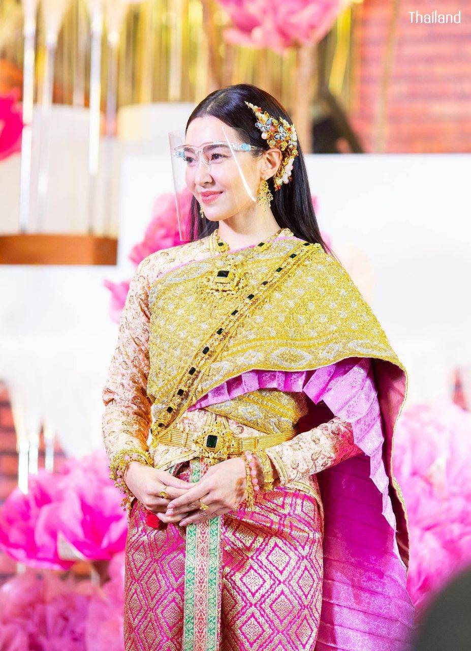 BELLA RANEE & GORGEOUS THAINESS COSTUME | THAILAND 🇹🇭