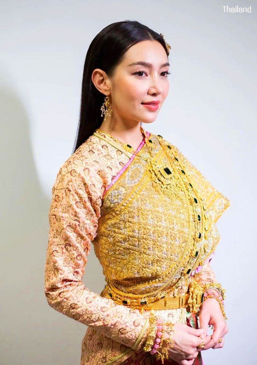 BELLA RANEE & GORGEOUS THAINESS COSTUME | THAILAND 🇹🇭