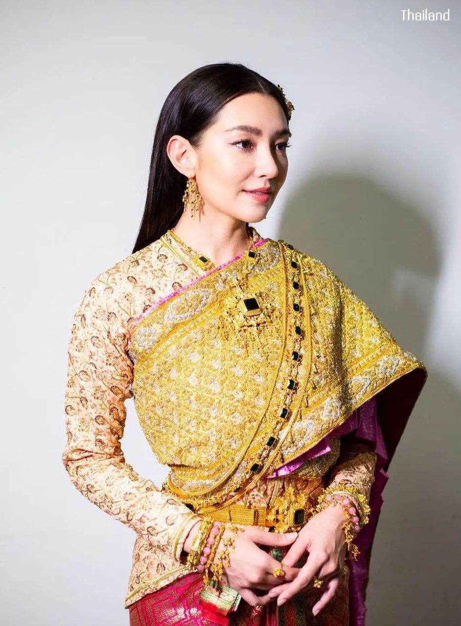 BELLA RANEE & GORGEOUS THAINESS COSTUME | THAILAND 🇹🇭