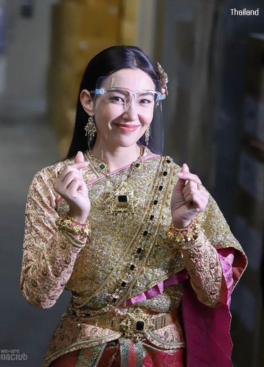 BELLA RANEE & GORGEOUS THAINESS COSTUME | THAILAND 🇹🇭