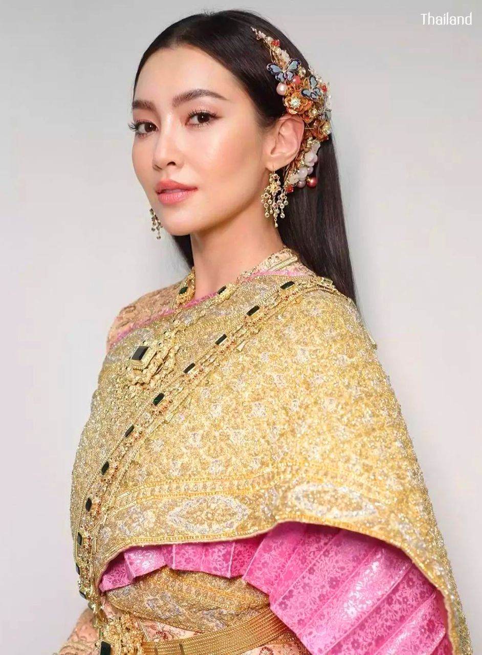BELLA RANEE & GORGEOUS THAINESS COSTUME | THAILAND 🇹🇭