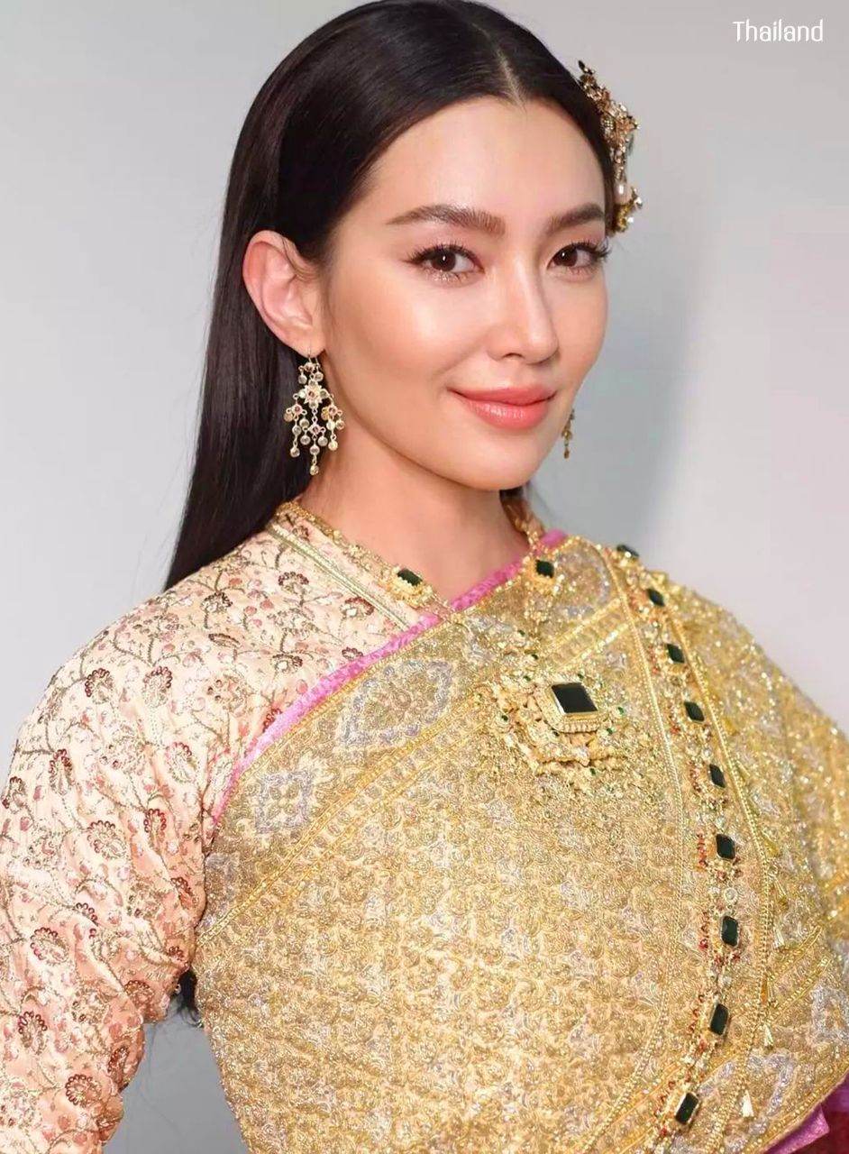 BELLA RANEE & GORGEOUS THAINESS COSTUME | THAILAND 🇹🇭