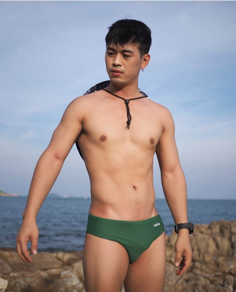 ถอดโชว์เรือนร่าง 2732