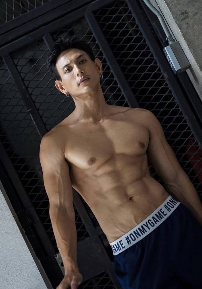 ถอดโชว์เรือนร่าง 2733