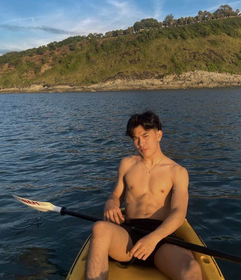 ถอดโชว์เรือนร่าง 2733