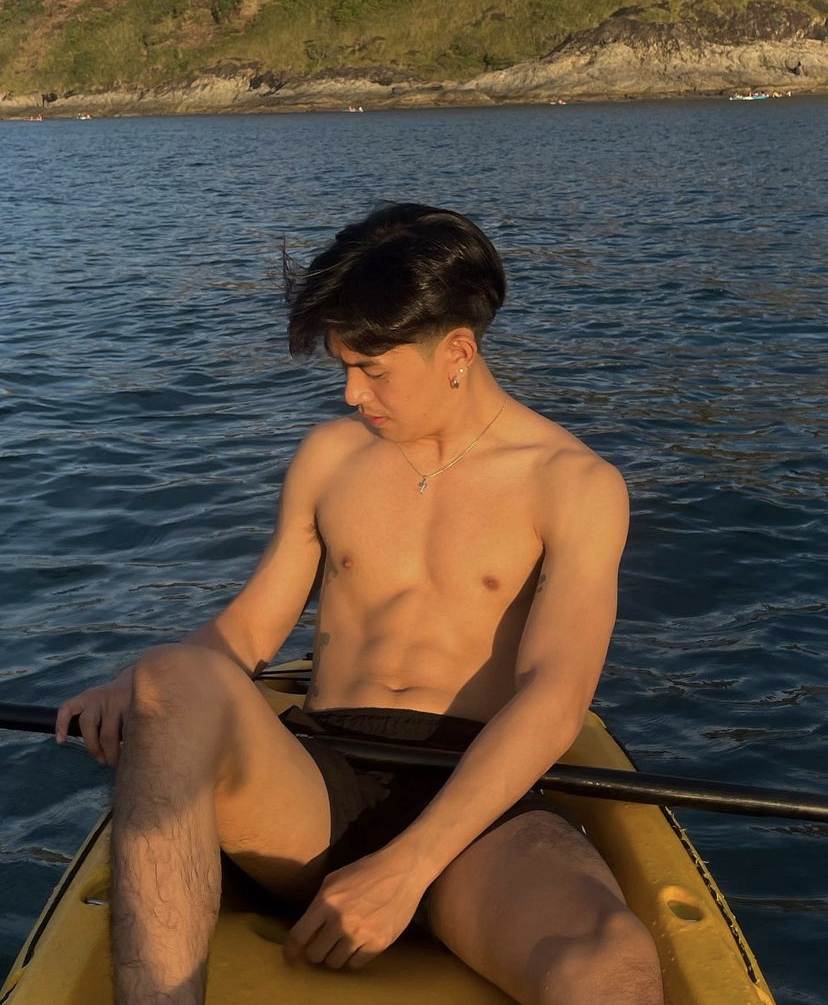 ถอดโชว์เรือนร่าง 2733