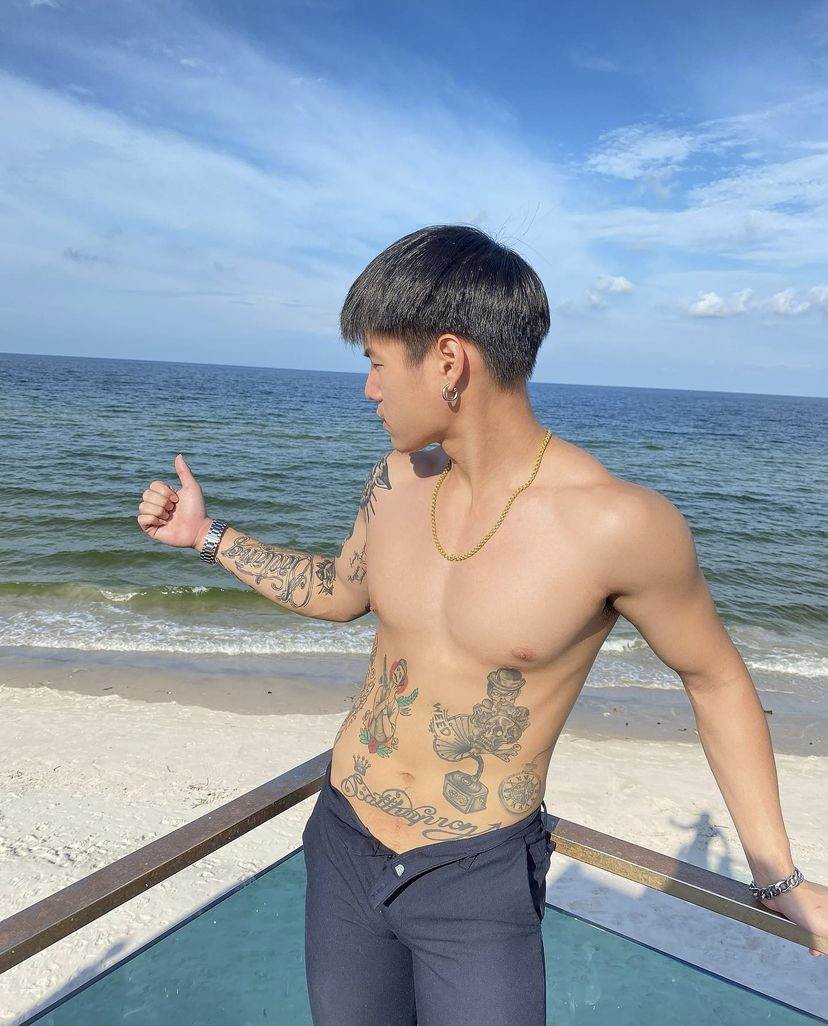 ถอดโชว์เรือนร่าง 2733