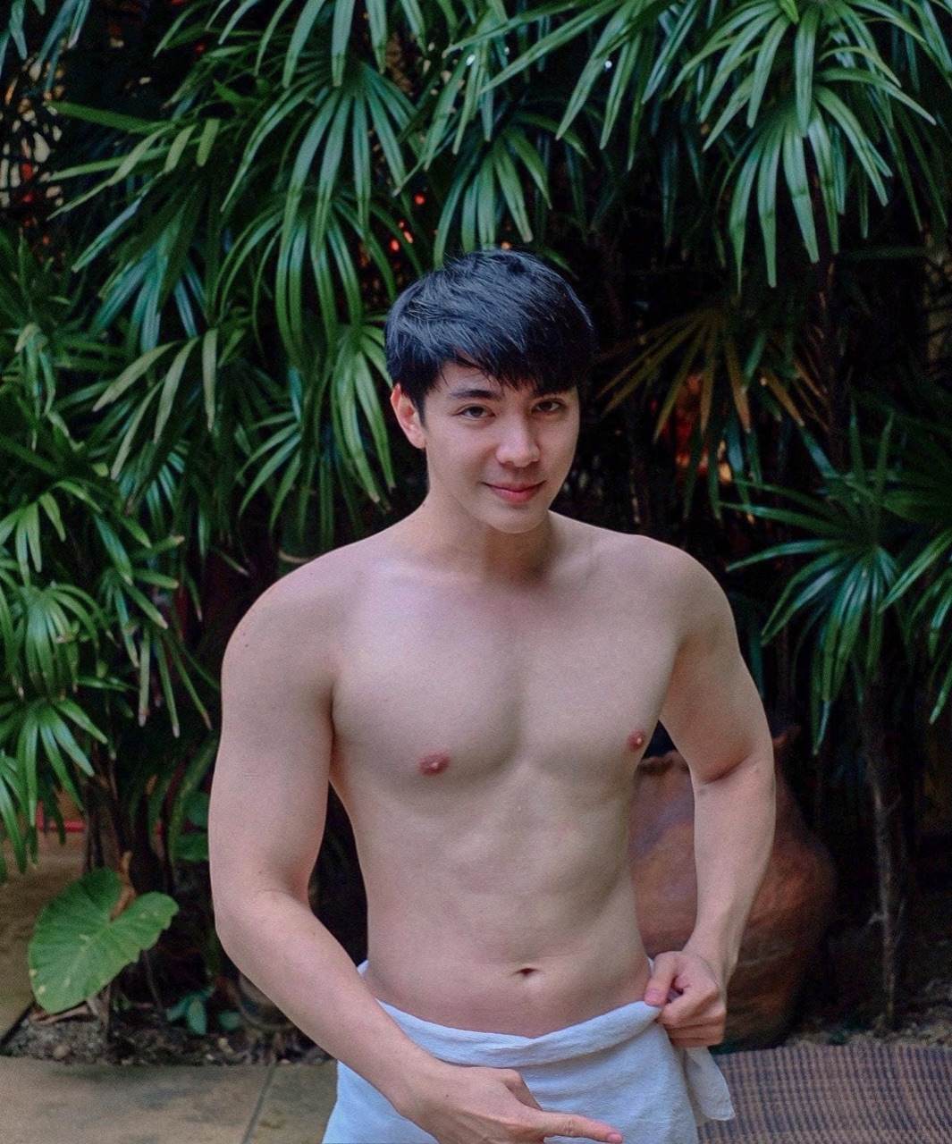 ถอดโชว์เรือนร่าง 2734