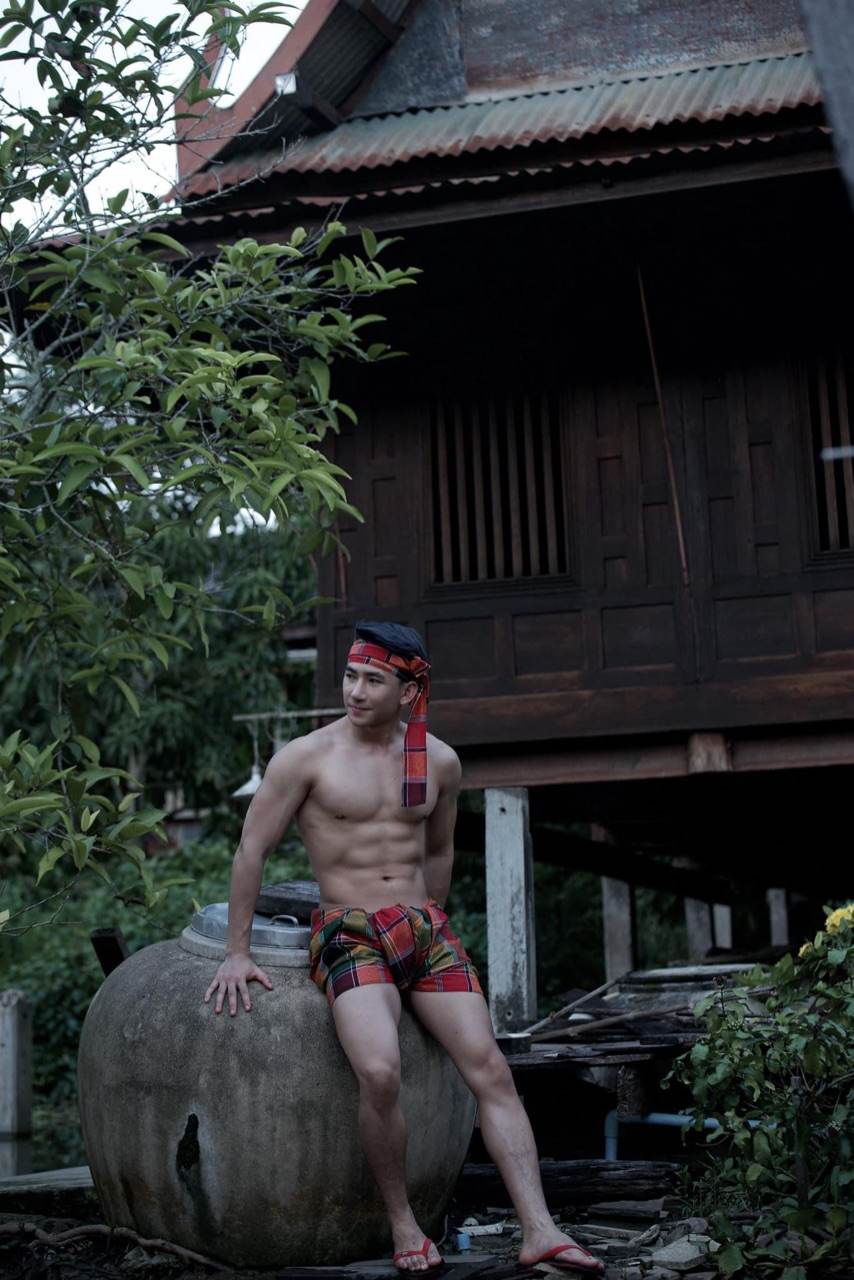 ถอดโชว์เรือนร่าง 2735