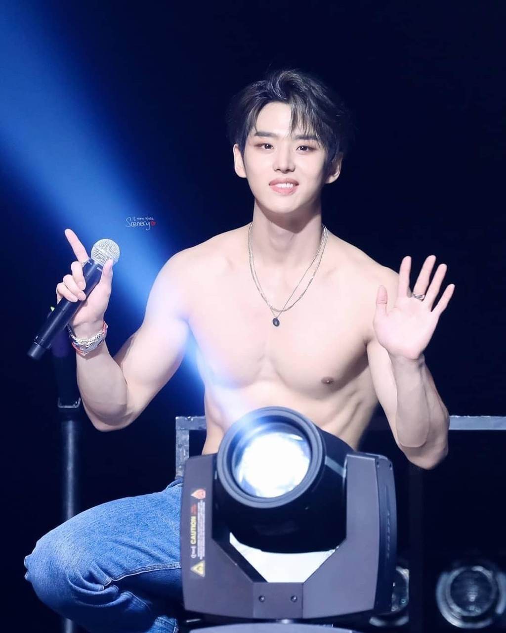 ถอดโชว์เรือนร่าง 2738