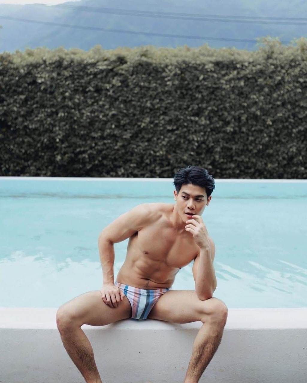 ถอดโชว์เรือนร่าง 2738