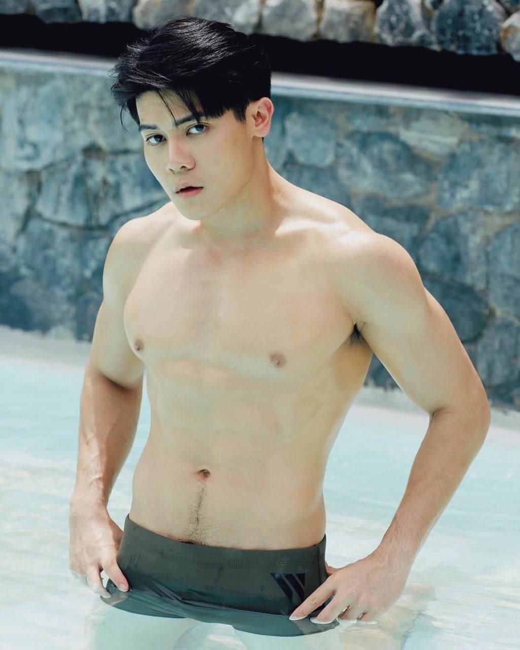 ถอดโชว์เรือนร่าง 2738