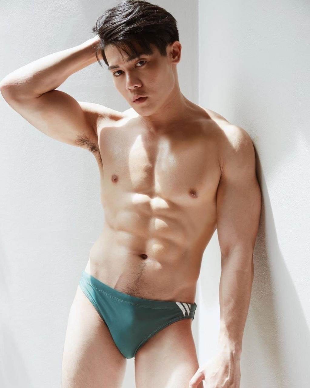 ถอดโชว์เรือนร่าง 2738
