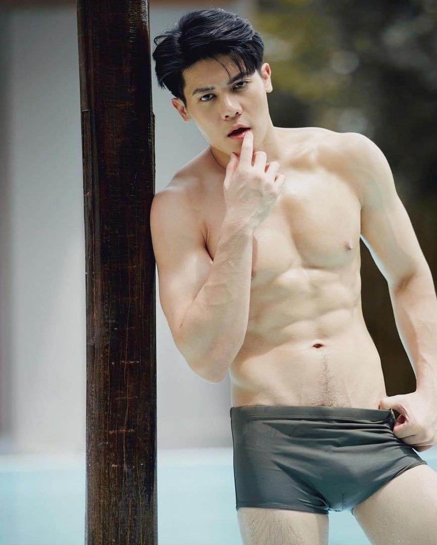 ถอดโชว์เรือนร่าง 2738