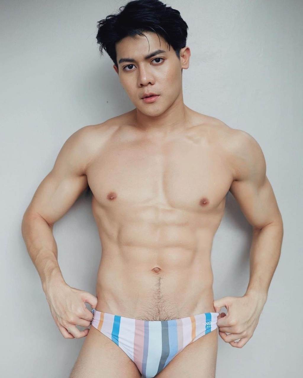 ถอดโชว์เรือนร่าง 2738