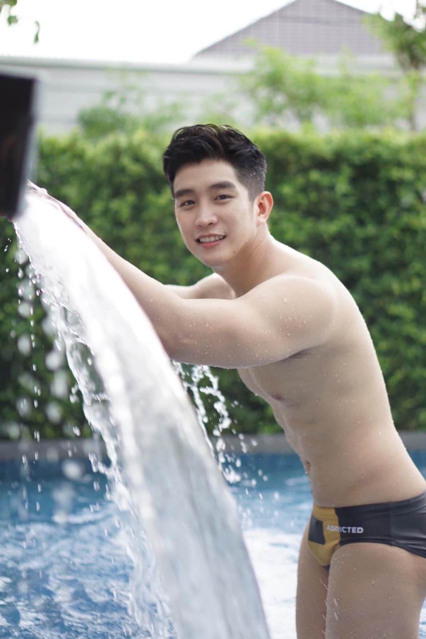 ถอดโชว์เรือนร่าง 2739