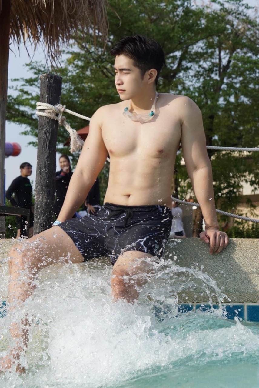 ถอดโชว์เรือนร่าง 2739
