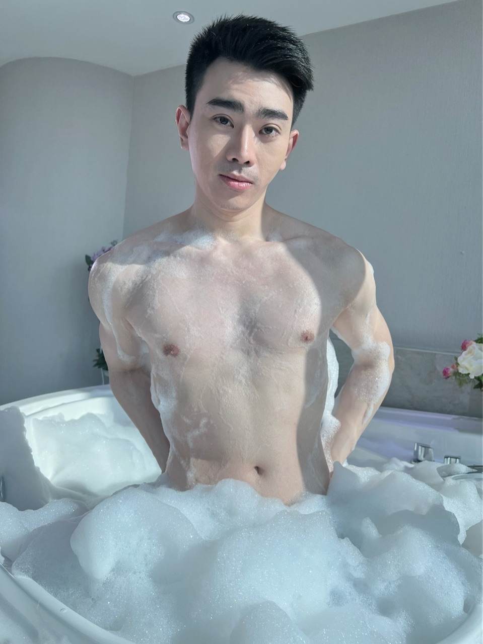 ถอดโชว์เรือนร่าง 2740
