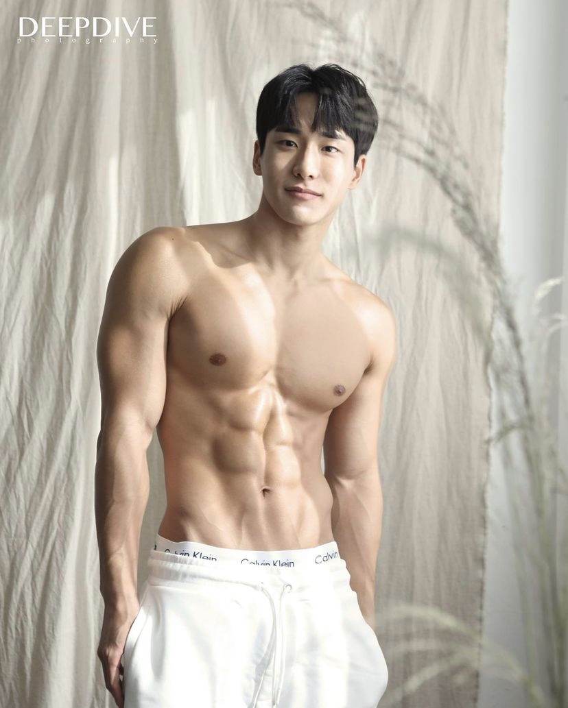 ถอดโชว์เรือนร่าง 2740