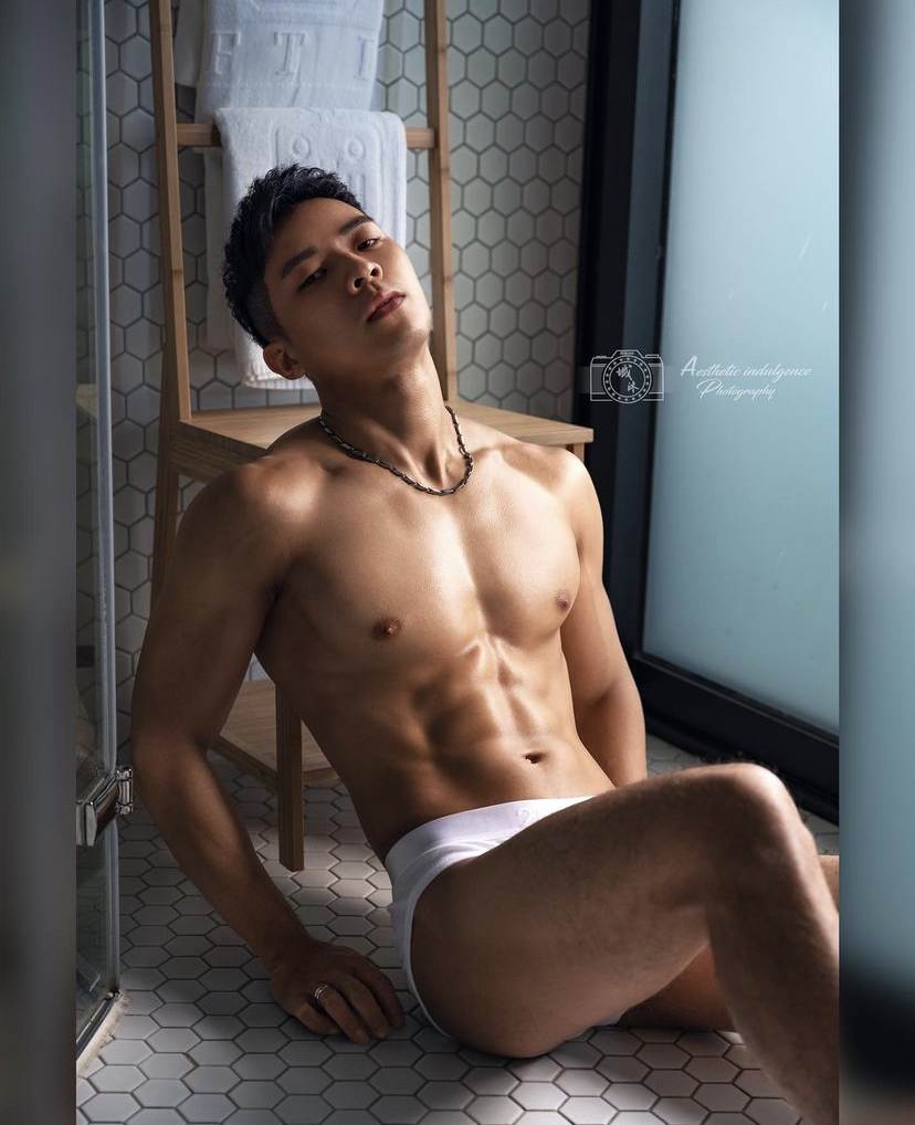 ถอดโชว์เรือนร่าง 2740