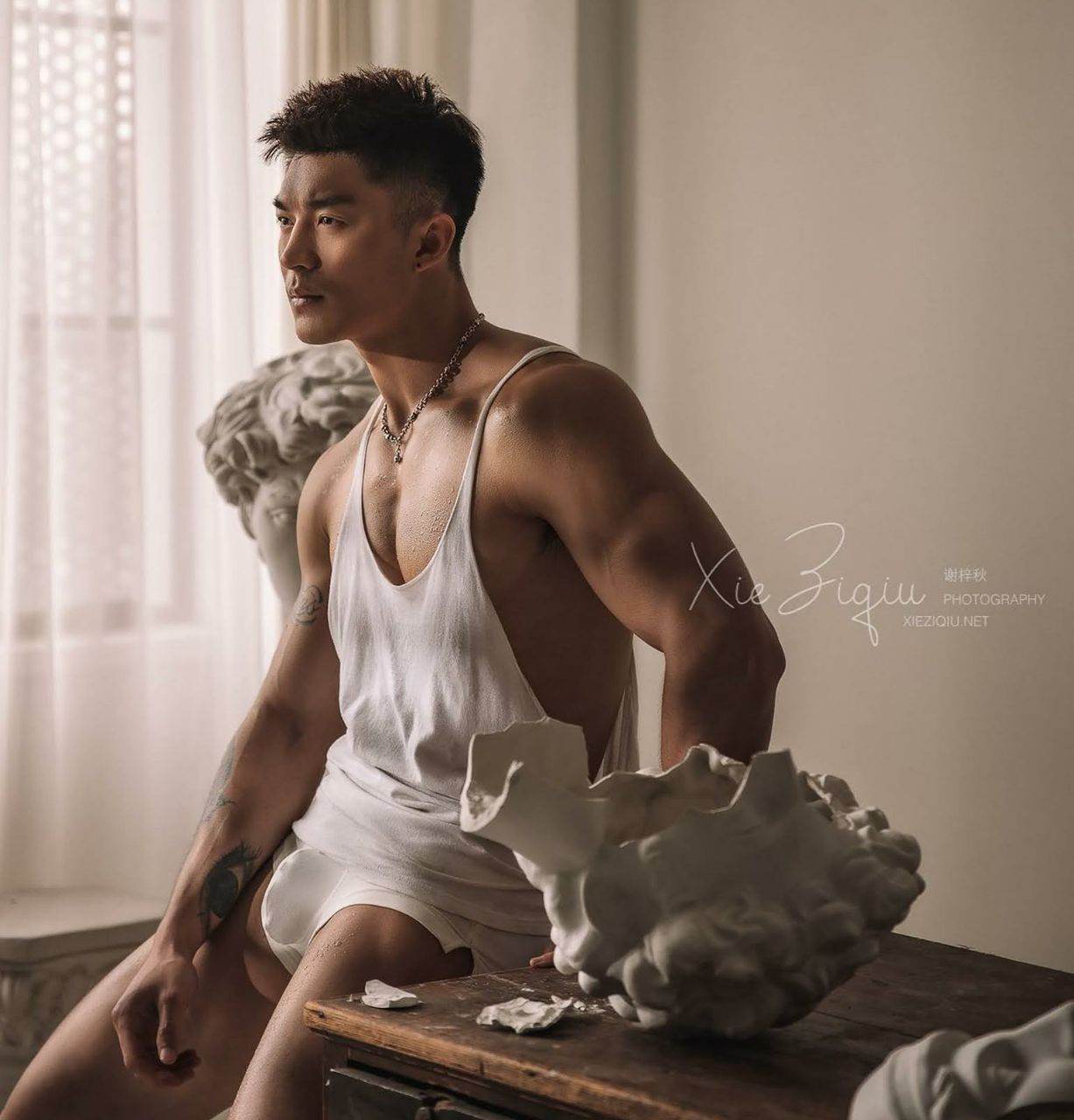 หนุ่มหล่อขึ้นปก 1065.3