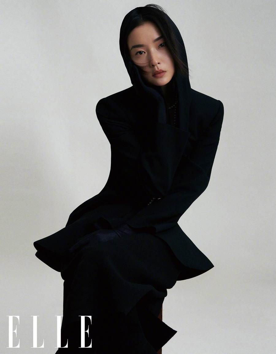Du Juan @ ELLE China January 2022