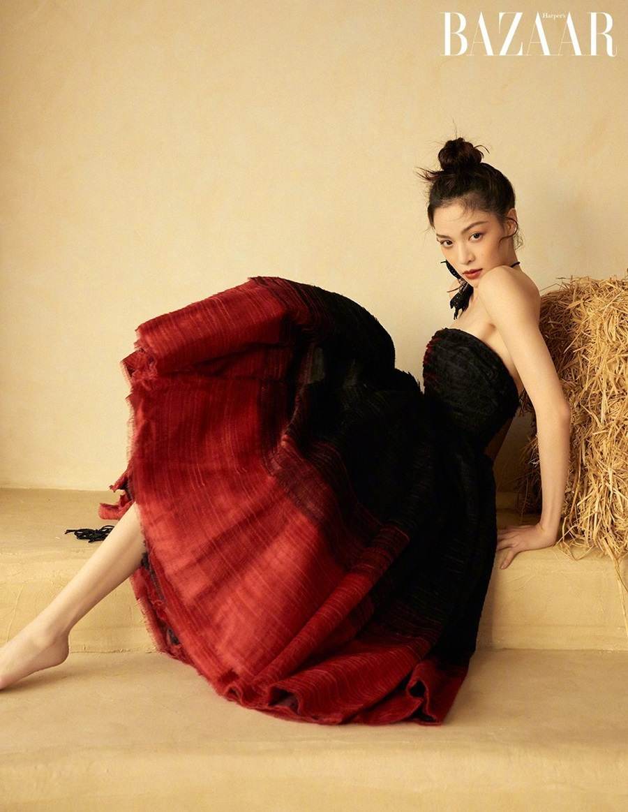 Zhong Chuxi @ Harper&rsquo;s Bazaar Vietnam January 2022