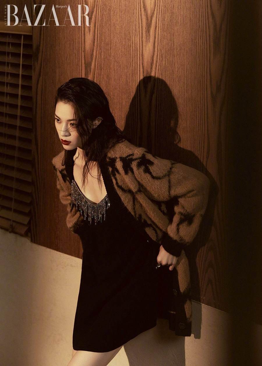 Zhong Chuxi @ Harper&rsquo;s Bazaar Vietnam January 2022