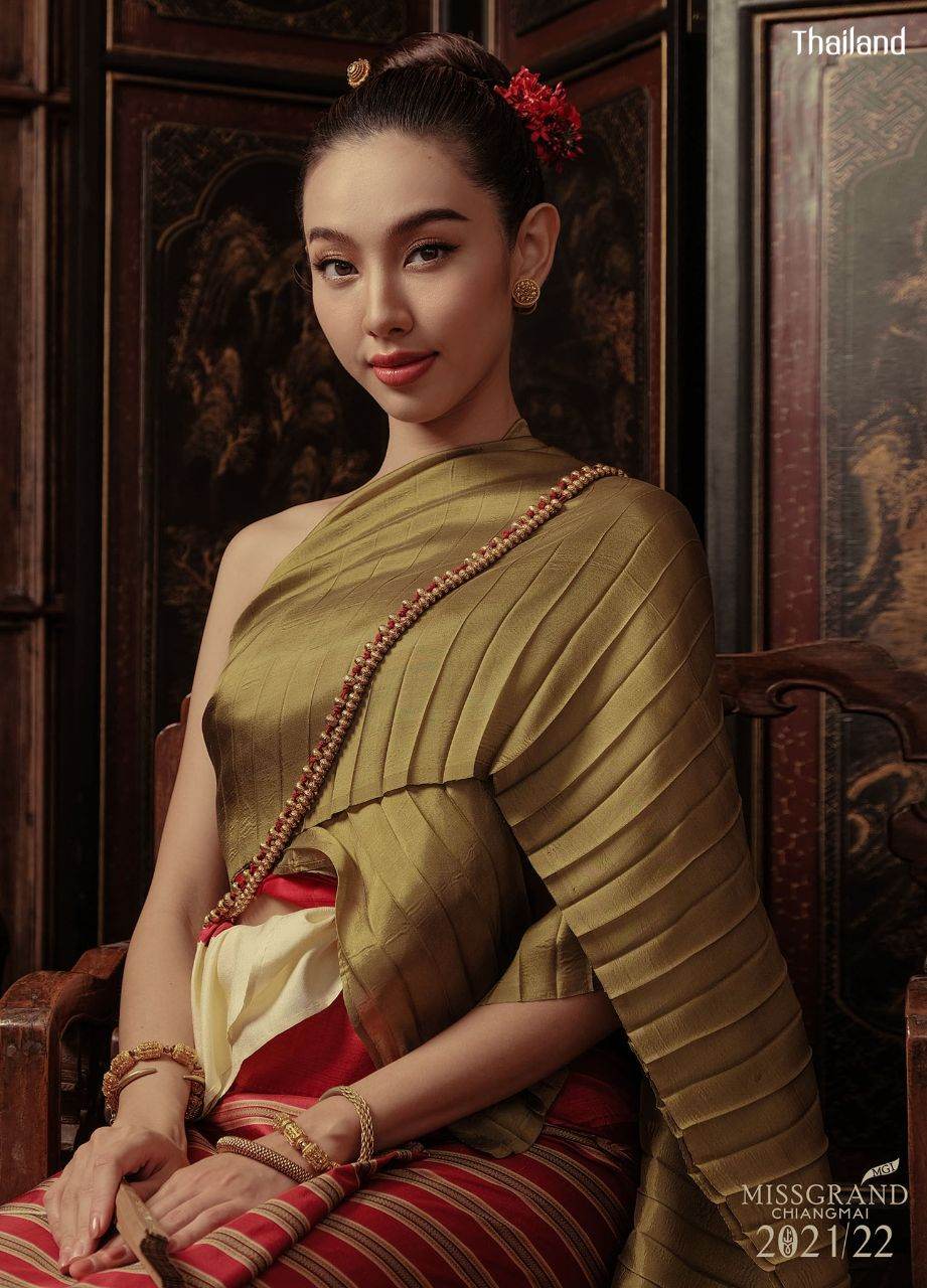 Lanna Traditional Dress by Miss Grand International 2021 | THAILAND 🇹🇭