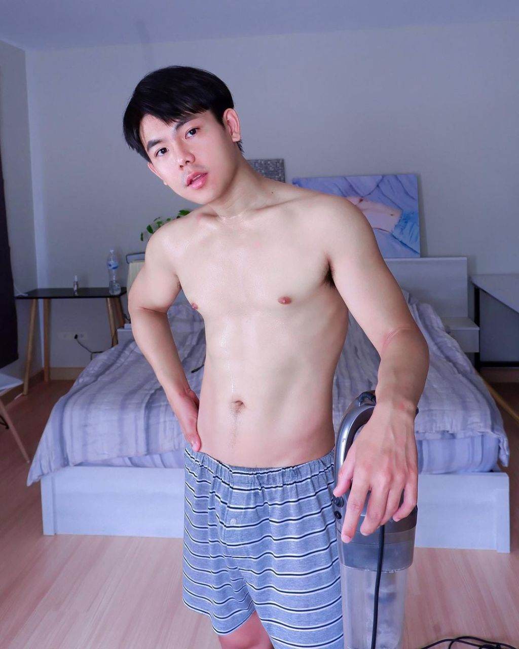 เป็นแค่เพื่อนพ้องแต่ท้องน้อยติดบั้นท้าย