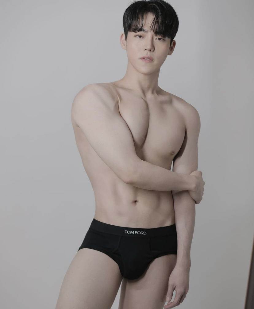 ถอดโชว์เรือนร่าง 2741