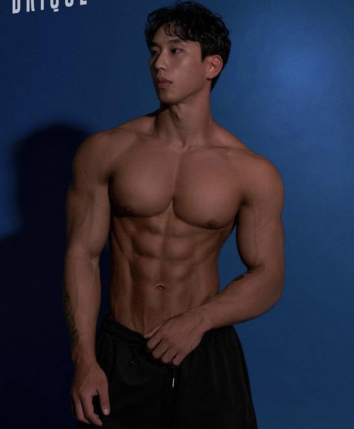 ถอดโชว์เรือนร่าง 2741