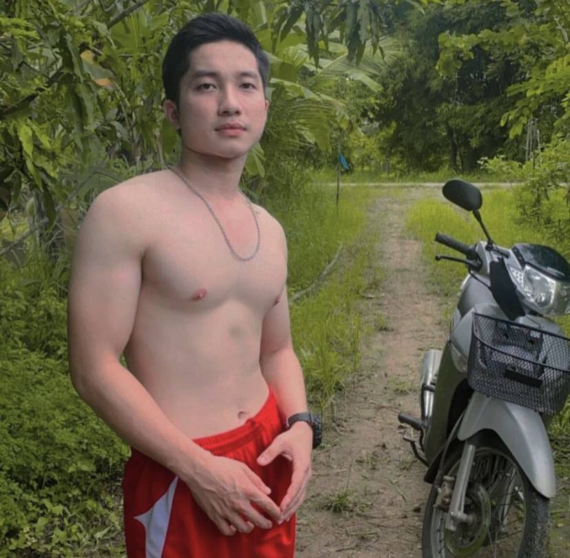 ถอดโชว์เรือนร่าง 2741