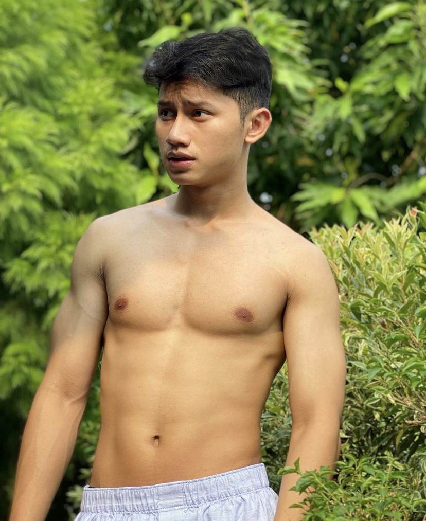 ถอดโชว์เรือนร่าง 2743