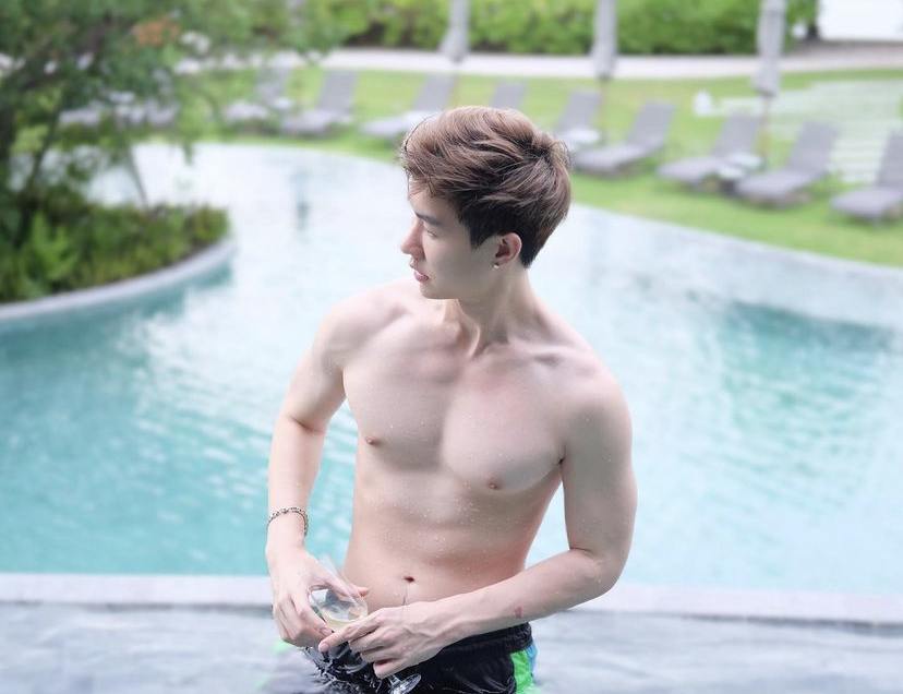 ถอดโชว์เรือนร่าง 2743