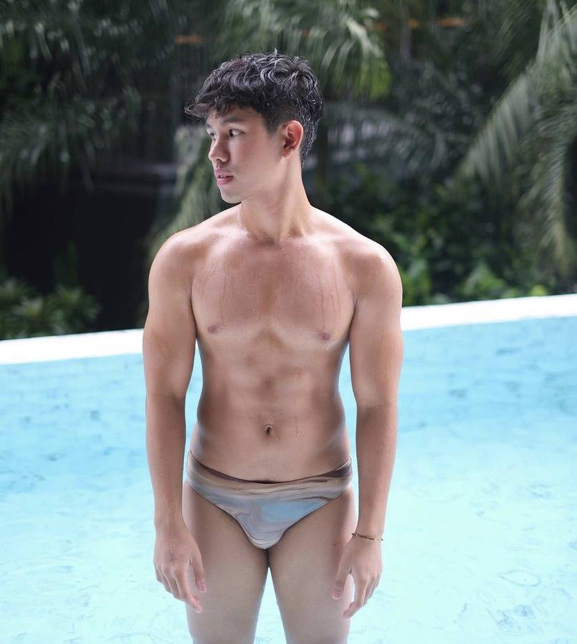 ถอดโชว์เรือนร่าง 2743