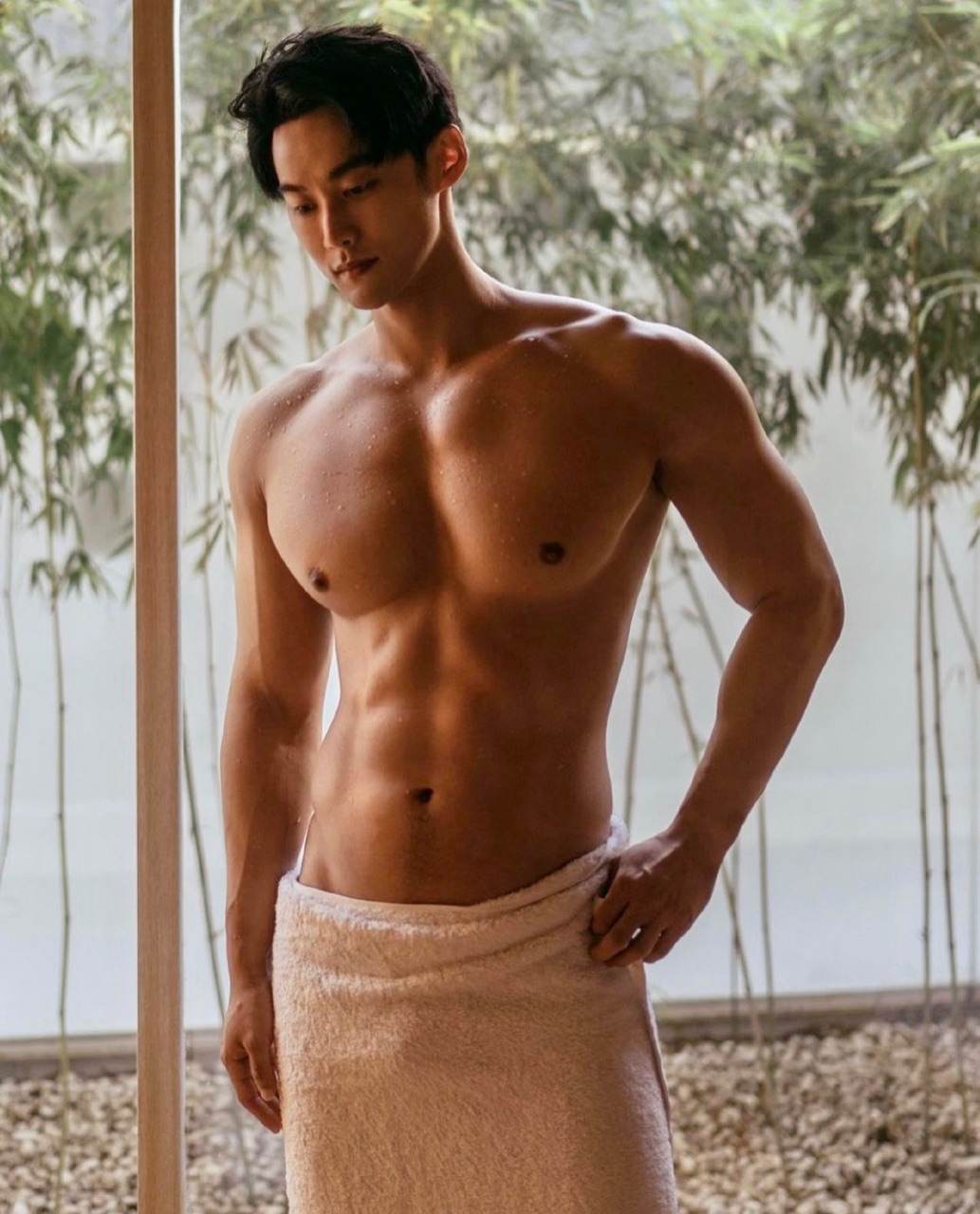 ถอดโชว์เรือนร่าง 2744