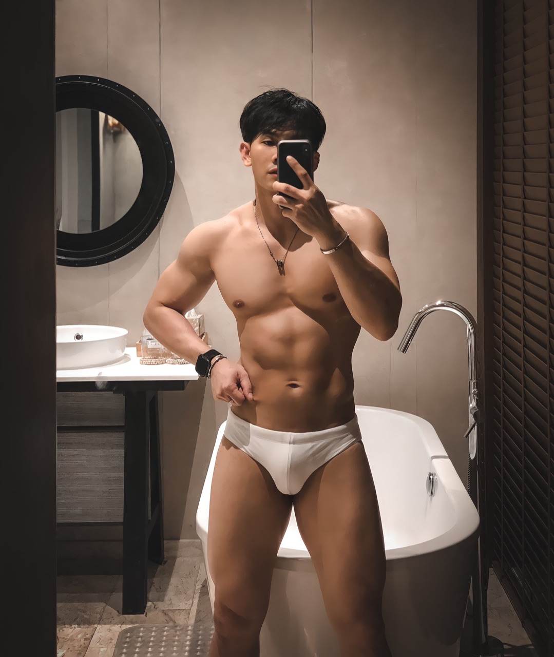 ถอดโชว์เรือนร่าง 2745