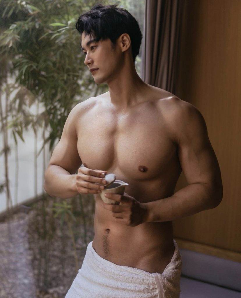 ถอดโชว์เรือนร่าง 2745