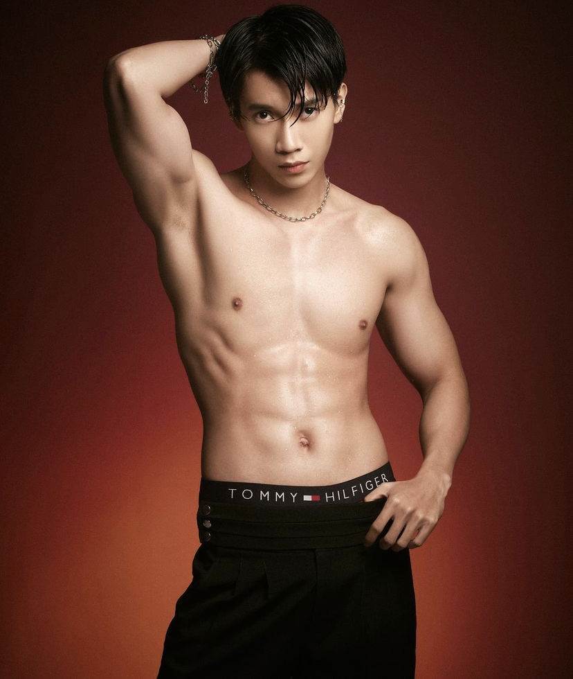 ถอดโชว์เรือนร่าง 2747