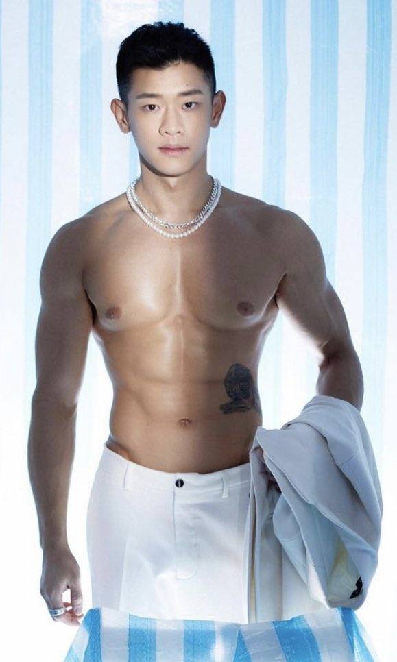 ถอดโชว์เรือนร่าง 2748