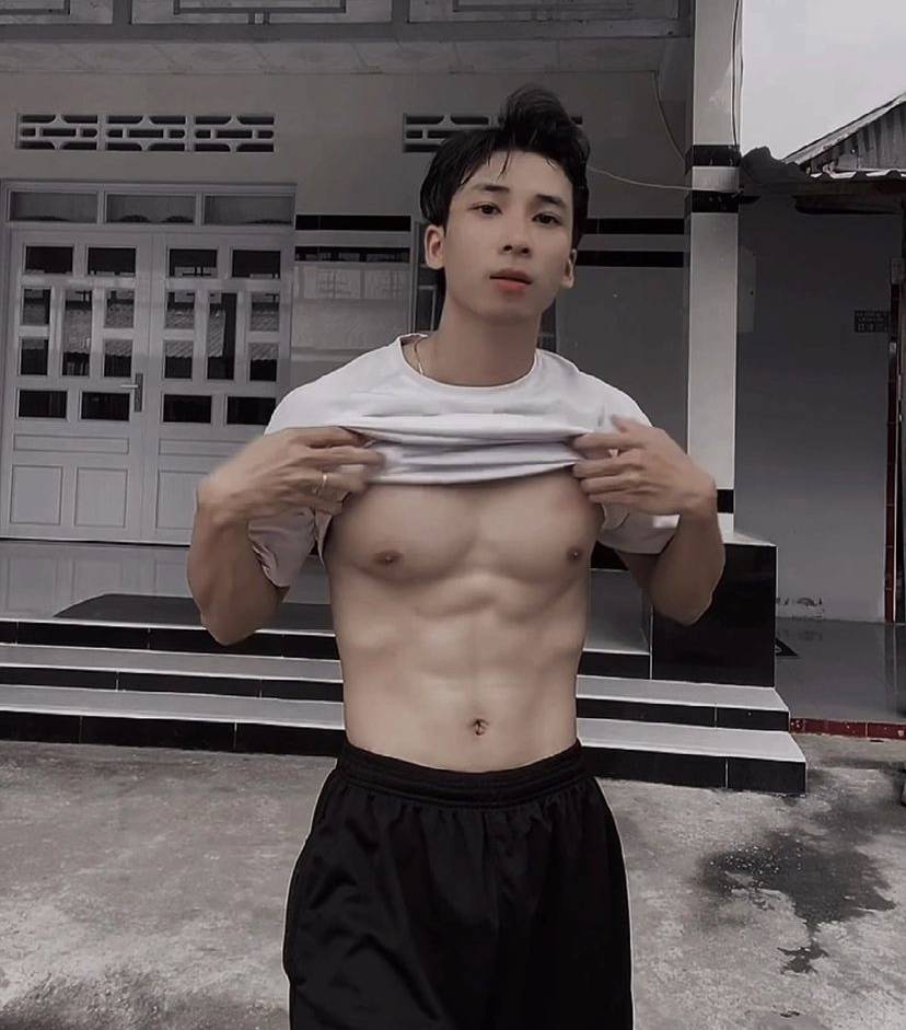 ถอดโชว์เรือนร่าง 2748