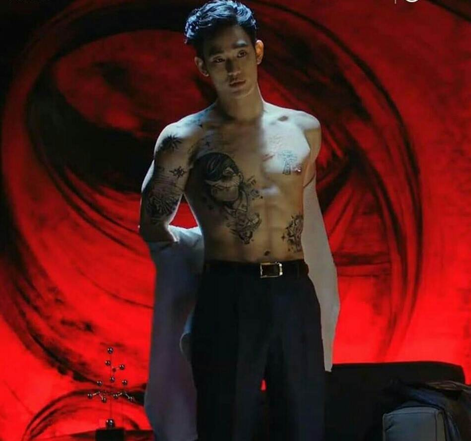 อ่ะ!! คิมซูฮยอน มาถอดโชว์น้ำจะเดิน