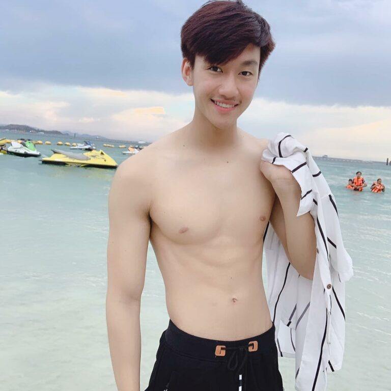 และแล้วไอ้โม่งใช้ปากก็เผยตัวจนได้
